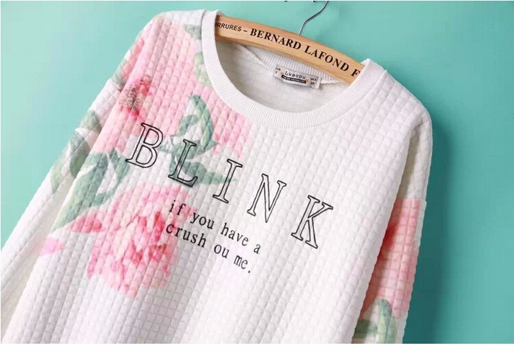 2015 spring women\'s o-neck T-shirt new positioning pink flowers letter plaid sweater Hoodies Sweatshirts free shipping (4)