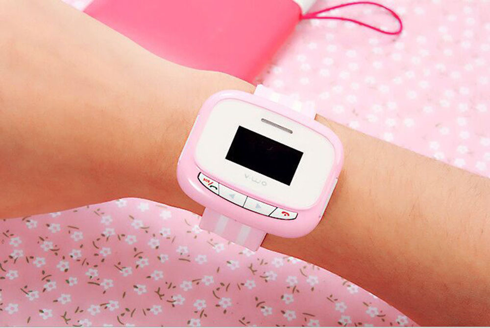 2015 New V WO Children Kid Old Locator Smart Watch Sim Phone Bracelet Wristwatch Support Make