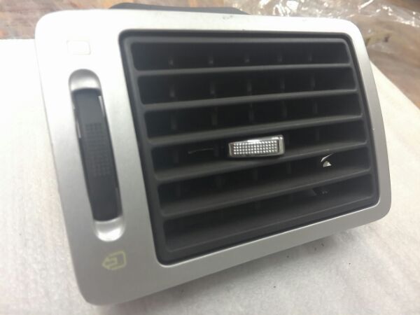 Peugeot 307 outlet dashboard left side air vents Air conditioning vent   air conditioning outlet