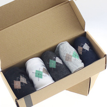 1 pair Free shipping Hot Sale Fashion brand quality men s sports socks rhombus color casual