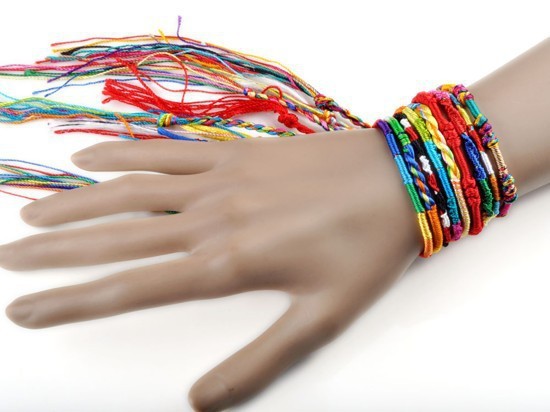 50pcs-lot-Wholesale-Rainbow-Silk-Macrame-Hand-weave-Braid-Friendship-Cords-Strand-Bracelet-Anklets
