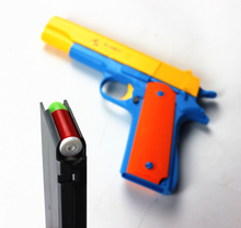 1 шт. классический m1911 игрушки маузер пистолет детские игрушечные пистолеты мягкой пуля пистолет пластиковые револьвер дети Fun игры на улице шутер безопасности