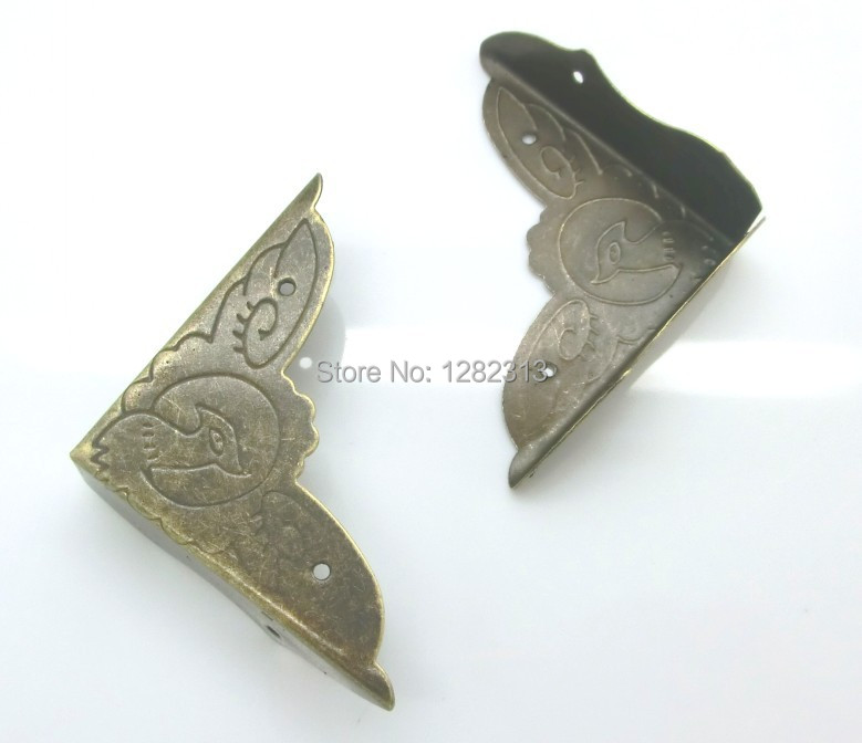 Угловые скобы Love 20 , 4.4x4.4cm D0016