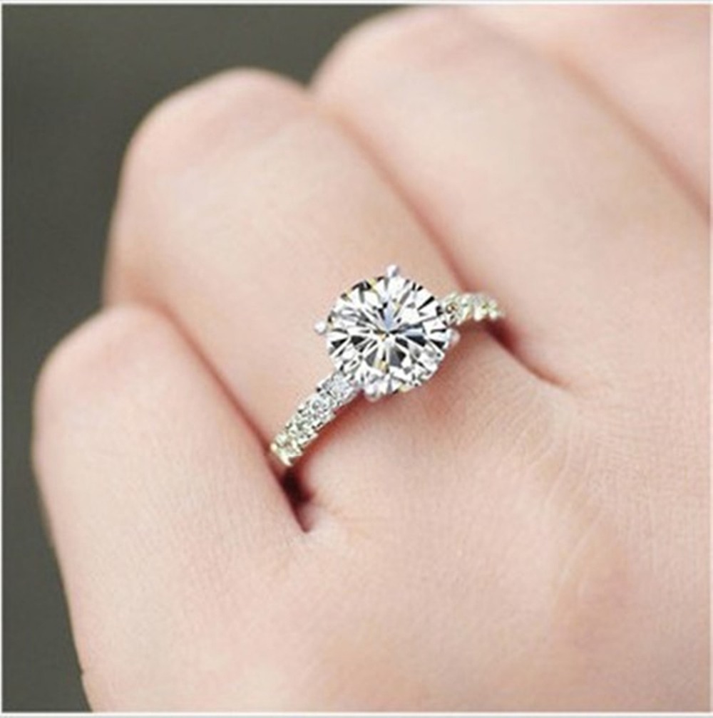 1 carat round cut engagement rings