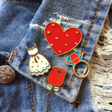 Timeless Wonder Chic Enamel heart flower dress Brooch Pins Party gown glam pop gift coat sassy DIY hat gift sassy 4524