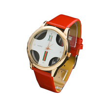 7 colores del reloj del cuarzo del estilo del verano relojes mujeres Hollow estilo caliente de la venta reloj de acero inoxidable Dial pareja Religio envío gratis