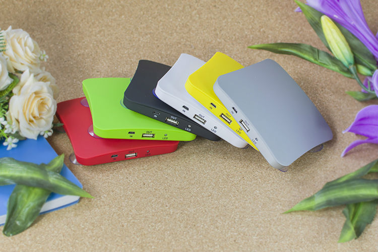 Mobile Solar Charger USB External Battery Solar Power Bank For iPhone Samsung Chargeur Solaire With Suckers Travel Outdoor Power Mobile Solar Charger USB External Battery Solar Power Bank For iPhone Samsung Chargeur Solaire With Suckers Travel Outdoor Power