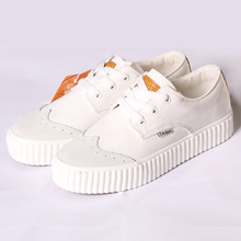 2016 Spring Summer Women Casual Shoes Fashion pu Canvas Shoes Breathable superstar platform Shoes creepers rihanna melissa ma 21