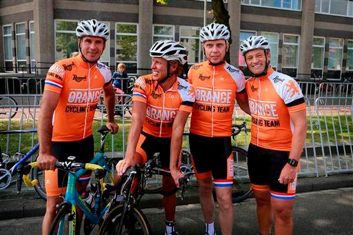 Roompot-Orange-Cycling-Team