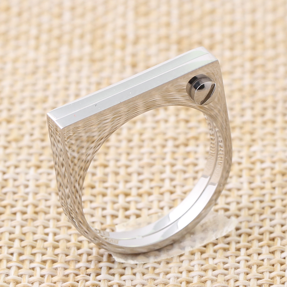 Fashion Flat Shackle Tag Ring punk Screw Finger Ring Rose Gold Color Fashion Flat Shackle Tag Ring punk Screw Finger Ring Rose Gold Color Rings For Women Titanium Steel Ring Jewelry Wholesale us504