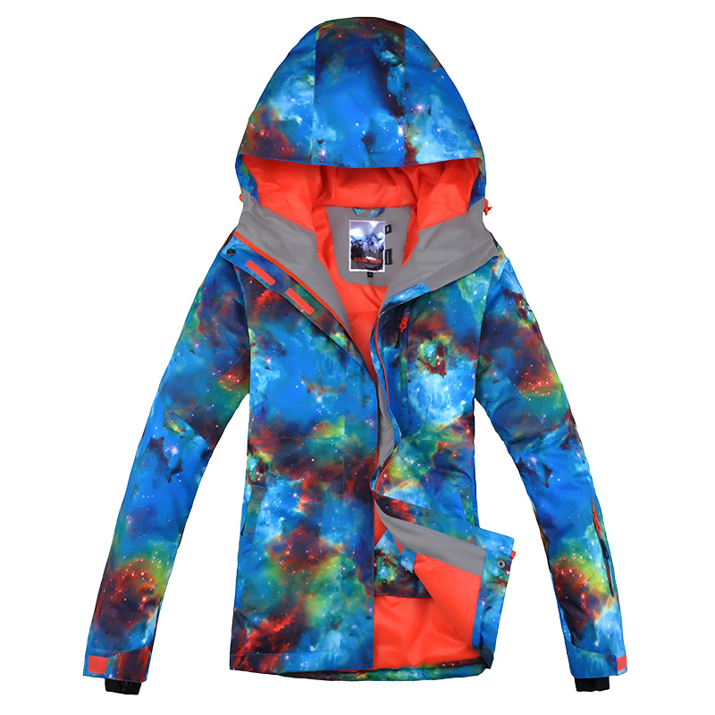 impactful european ski outfits
8