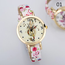 Estilo de moda personalizada FeiFan cuero de la PU mujeres reloj nueva mariposa de la llegada nota patrón Multicolor reloj reloj de cuarzo ocasional