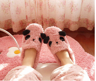 http://g02.a.alicdn.com/kf/HTB1Mjr5JXXXXXc8XpXXq6xXFXXXg/Super-adorable-font-b-panda-b-font-font-b-slippers-b-font-with-pure-white-pink.jpg