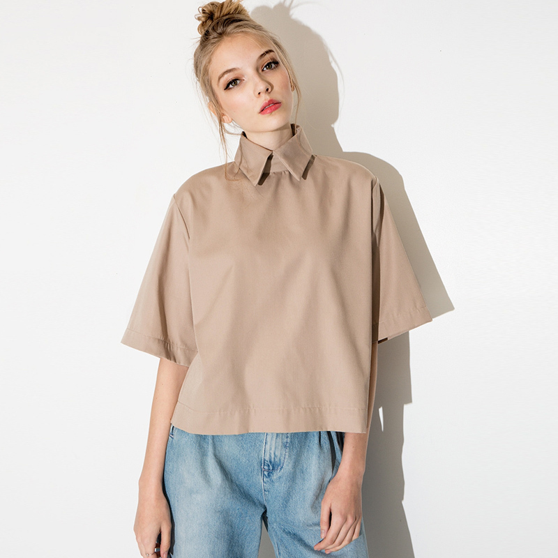 It's free shipping made easy Women's collar shirts are tailored to fit a women's body. Shop our collection of women's casual shirts where we offer everything from women's oxford shirts and denim shirts to women's short sleeve shirts and 3/4 sleeve shirts.