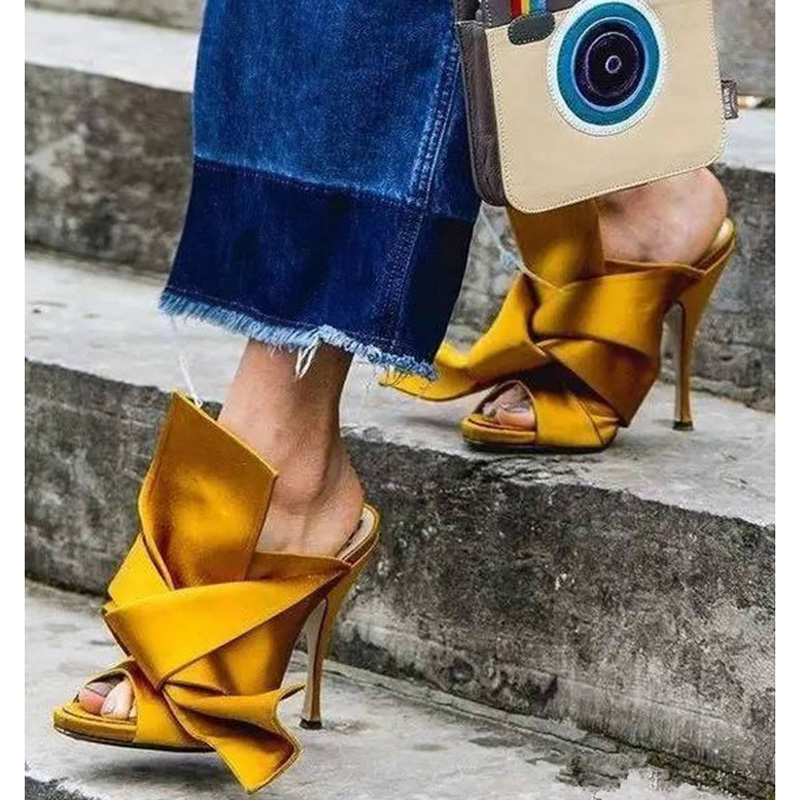 flat heel mules