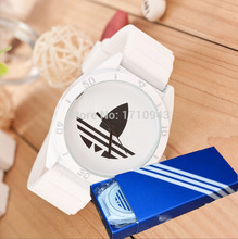 Mens 3 diseño tres hojas Slicone hoja mujeres AD relojes deportivos relojes moda relogios femininos hierba con la caja