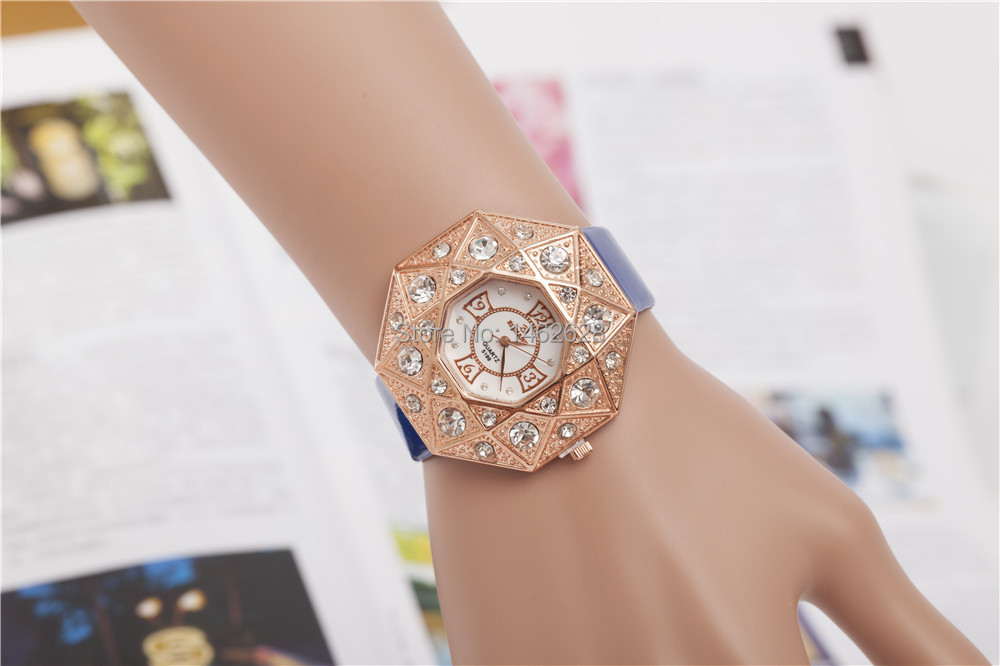 New brand quartz watch Fashion AD Watch Wrist watches Girl Leather minimalist trend of Leisure Sport