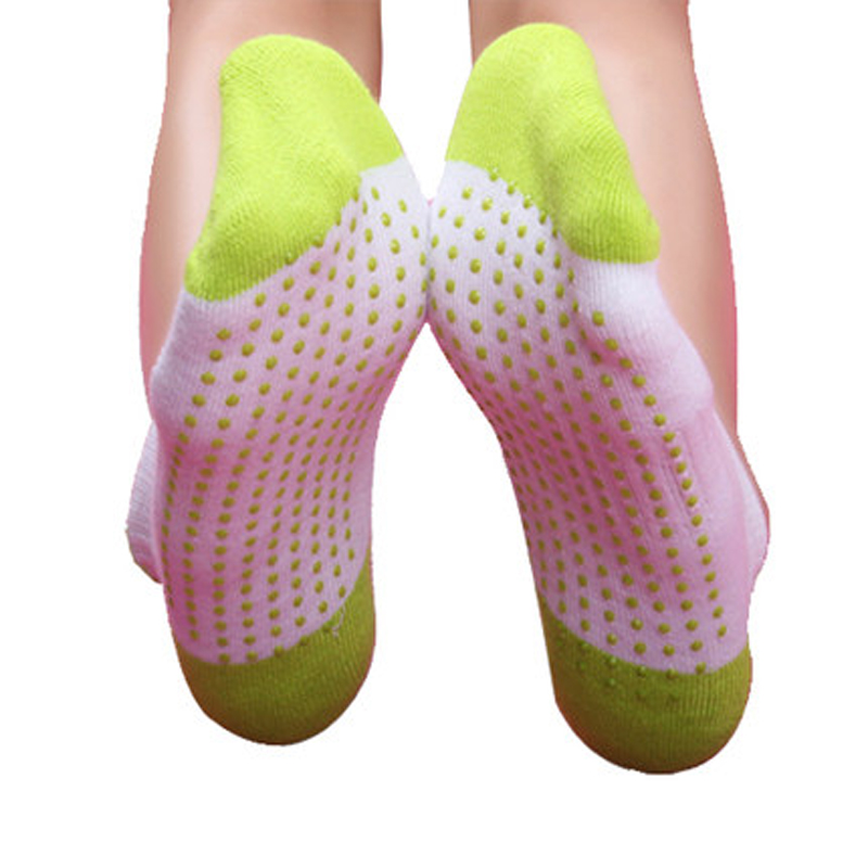 2015 New Women Socks Professional Anti Slip Dots Sport Exercise Pilates Socks Sports Socks Comfortable Non
