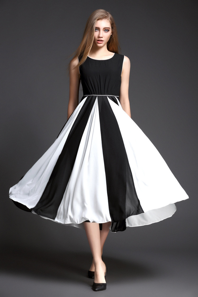 sleeveless black long dress