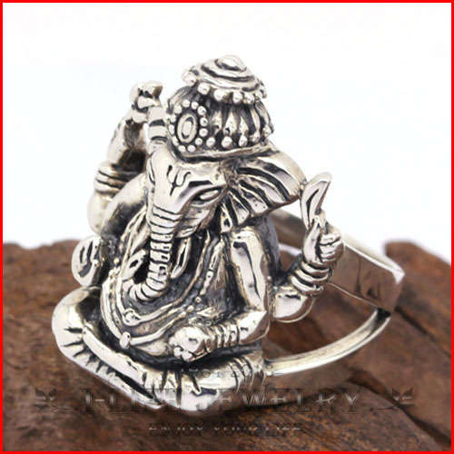 Engagement rings from thailand