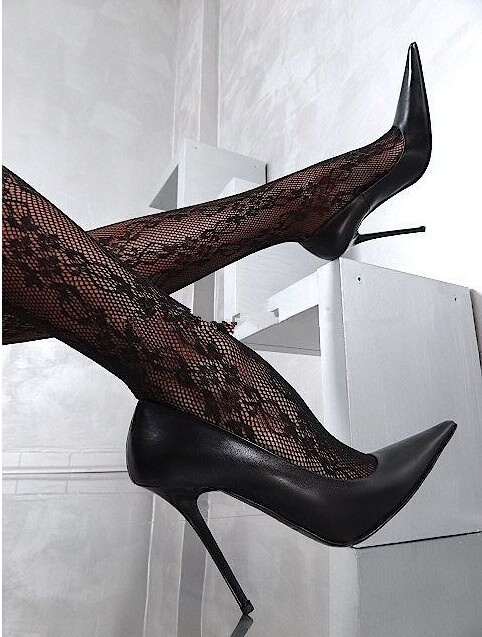 Shoe Size Chart Oct 12, · Shoe size 3 in the UK is equivalent to shoe size in the USA, 35,5 in Europe and 22,5 in Japan for Ladies shoe sizes. For Boys size 3 in the UK is equivalent to size .