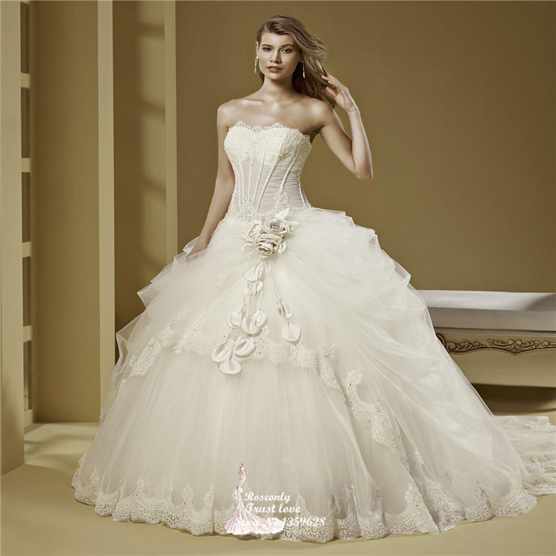 Italian manufacturers of wedding dress