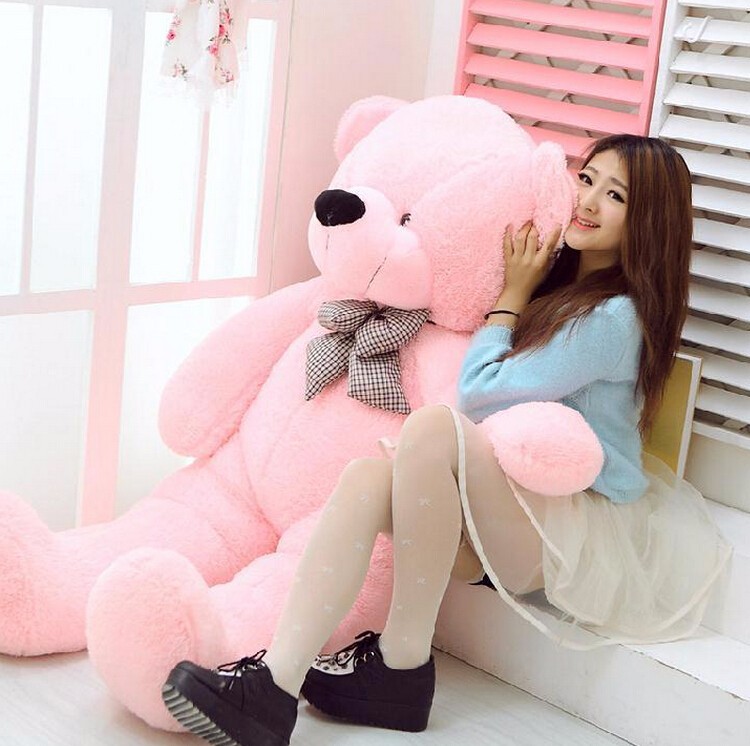 girl with big teddy bear