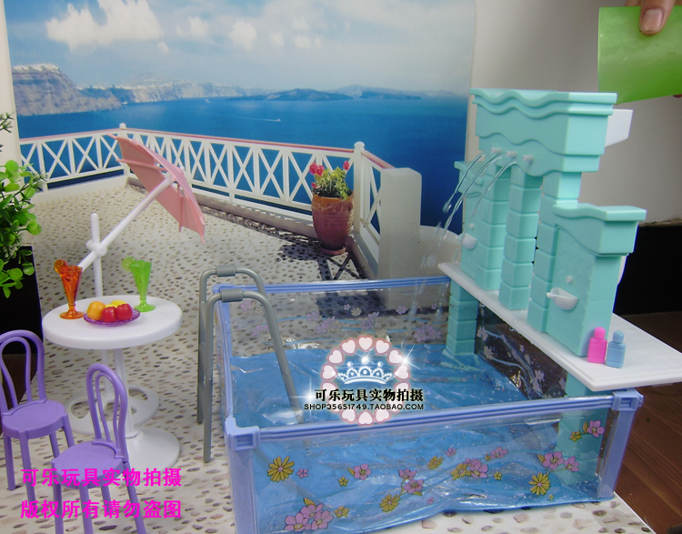 doll house with swimming pool