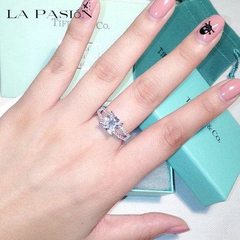 2 carat cubic zirconia engagement rings white gold