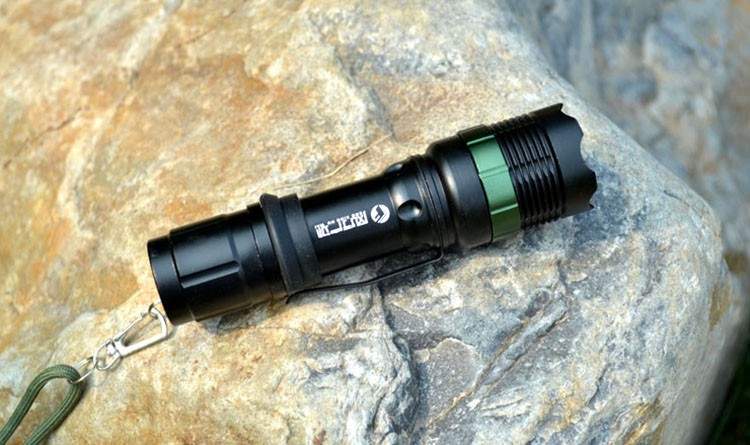 LED flashlight 350 Lumen mechanical stepless zoom long-range Waterproof Torch CREE Q5 led tactical flash light 1x18650 battery (14)