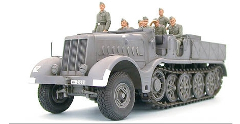 Tamiya tank model 35239 Germany assembled FAMO 18 ton and a half track trailers