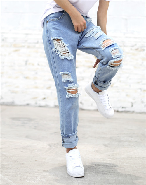 loose ripped jeans women