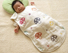 Infant Vest gauze sleeping bag Four layers gauze sleeveless printing sleep bag Snaps Anti kick quilt Mushrooms sleeping bag