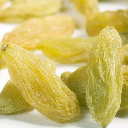 Xinjiang candied fruit dried seedless raisins taste sweet fragrance rich in iron and calcium pure natural