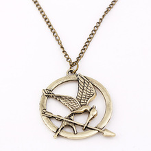 2015 New Necklaces & Pendants for men women 3D movie Hunger games ridicule mock bird zinc alloy bronze gold link chian jewelry