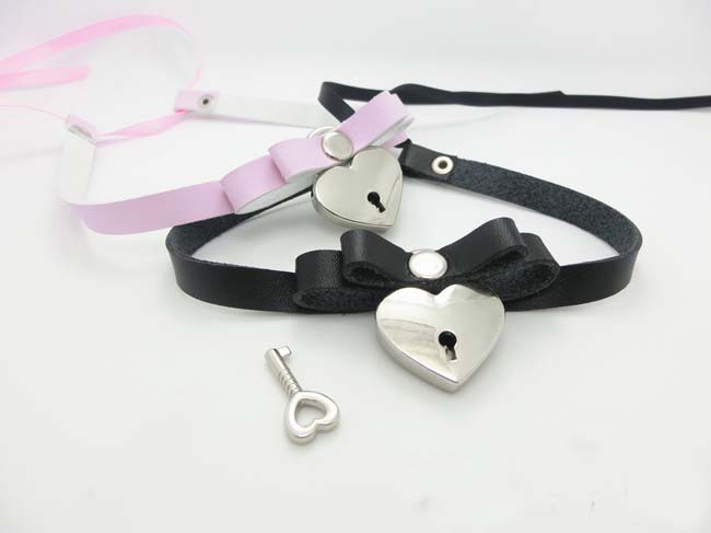 Fashion Lace up Safe Heart Lock Key Necklace Punk Goth Handmade Stud Rivet Bowknot Choker Collar