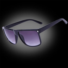 Men s Sunglasses 2015 Hot Oculos Vintage Rivet Sun glasses Women Brand Designer Sports Coating Eyewear