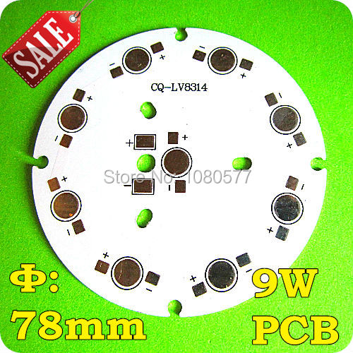 Die Lampe aus runden Platten besitzt ein modernes und originelles Design
