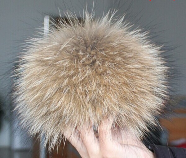 Free shipping 100pcs 100% real Raccoon Fur Ball D13 quality fur pompoms for winter Skullies Beanies hat cap bagskey free ship (1)