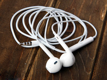 High Quality 3.5mm in-Ear Earphone Headphone Headset earpod For iPhone 4 4s 5 5s For ipad 2 3 4 mini free shipping