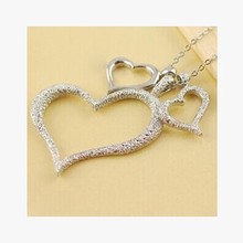 HOT SALE Zinc Alloy Trendy White Silver Three Heart Long Pendant Necklace For Women Jewelry