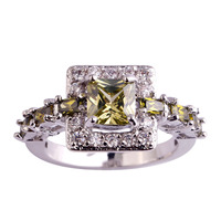 Wholesale Fashion New Jewelry Peridot & White Sapphire 925 Silver Ring Size 6 7 8 9 10 Pretty Women Party Rings Free Shipping