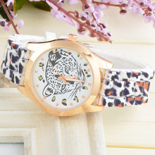 Moda del silicón de ginebra caliente venta de vestido de pulsera mujer color correa de caucho Rhinestone Ladies relojes de cuarzo