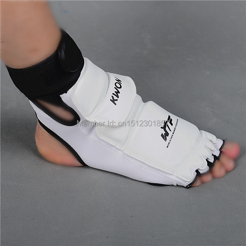 Taekwondo protectors spats taekwondo gloves socks feet protection mask