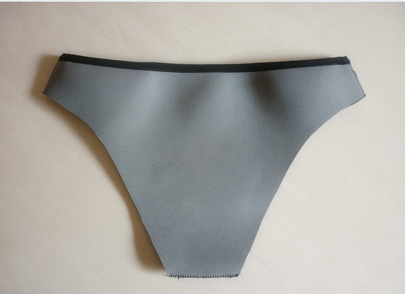 2007 swimwear gray.4