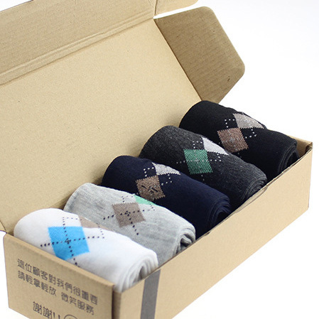1 pair Free shipping Hot Sale Fashion brand quality men s sports socks rhombus color casual