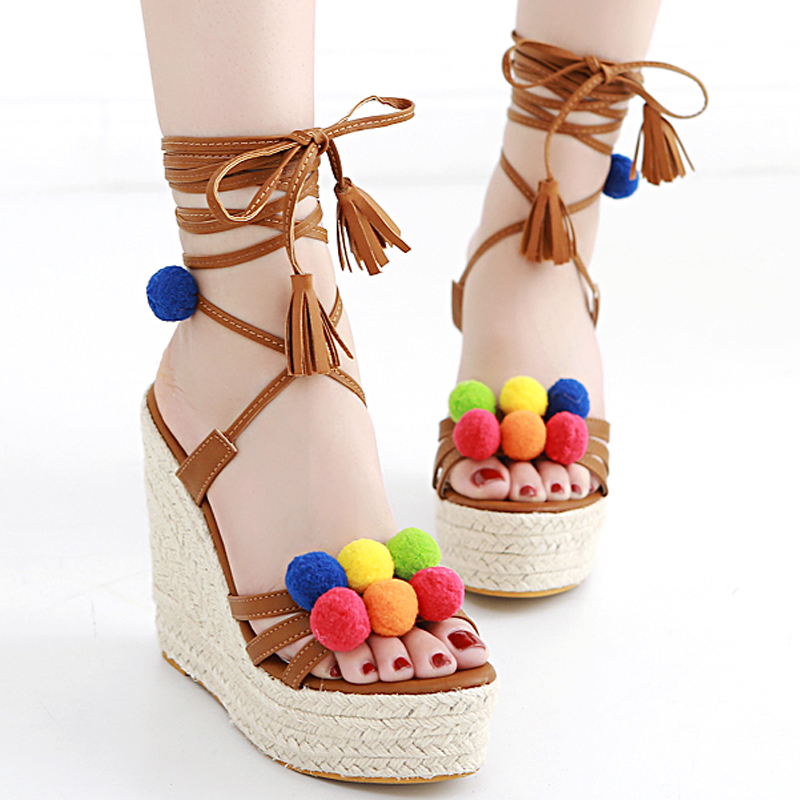 Resultado de imagem para sandalias com pompom 2016