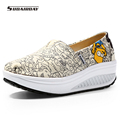 2016 3 Colors Canvas Shoes Woman Platform Wedges Casual Shoes Women Cartoon Shake Shoes Slimming Walking