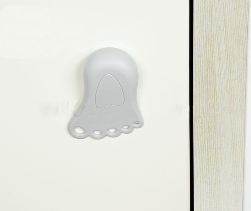 new arrival Child Baby Safety Door Stop Foot Plastic Guard Kids Baby Infant Safety Protector Stopper Guard Doorstop high quality (2)