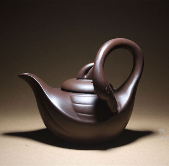 2015 new Creative Chinese kungfu yixing teapot Purple clay kung fu Swan Lake stlye Ore tea